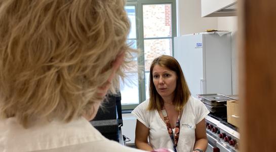 guide avec visiteurs